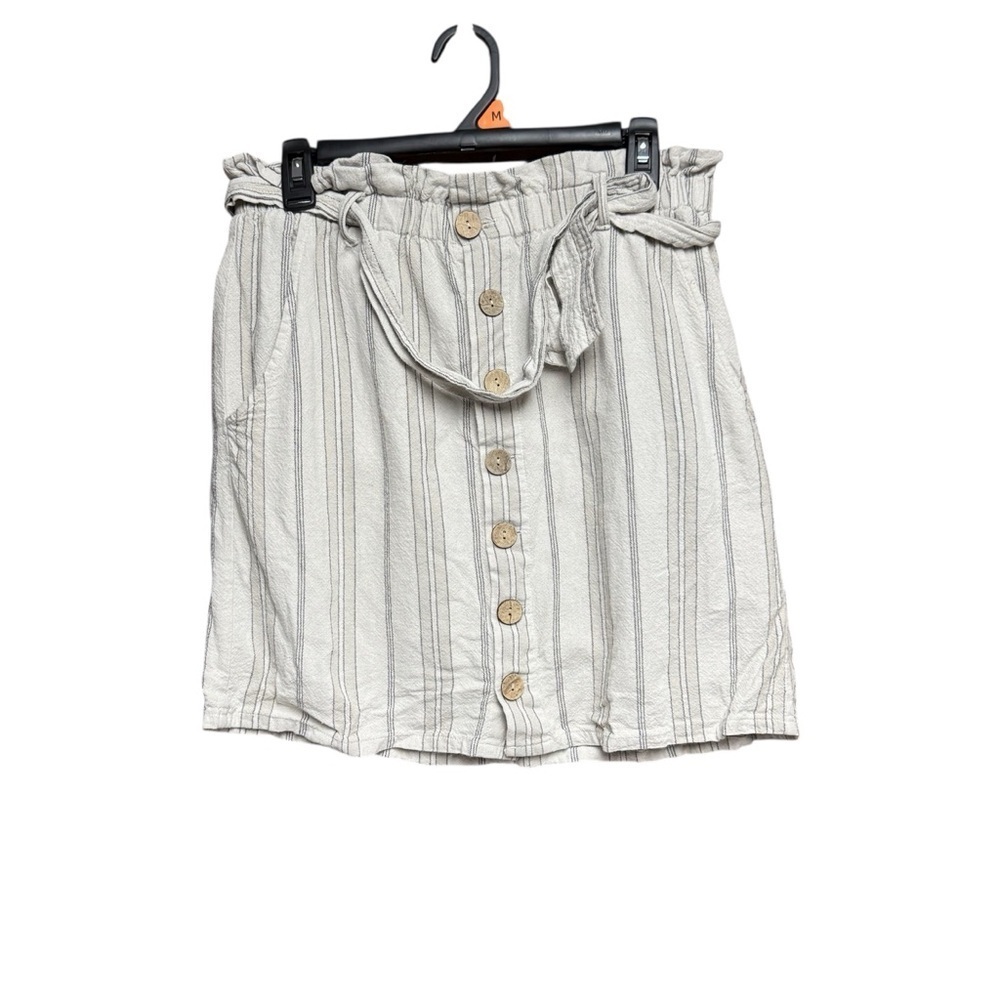Daytrip size large Cream Mini Skirt with Tie Front for Casual Resort Wear - Picture 1 of 7